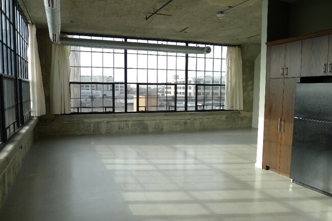 Foto del edificio - 41 Burroughs St