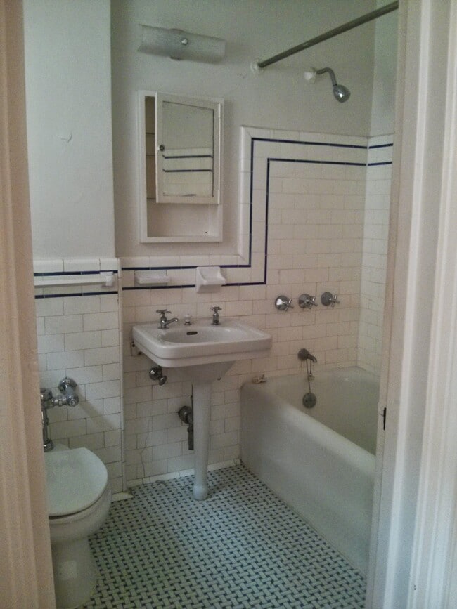 Foto del edificio - 5130 Connecticut Ave NW