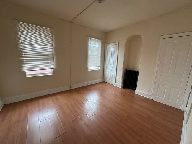 Foto del edificio - 1327 W Seltzer St