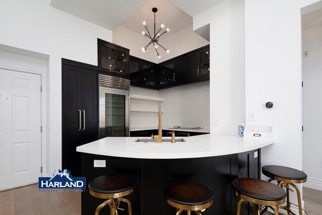 Foto del edificio - 9253 Regents Rd