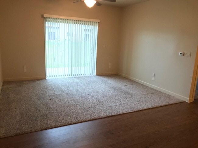 Building Photo - 2715 Bobcat Dr