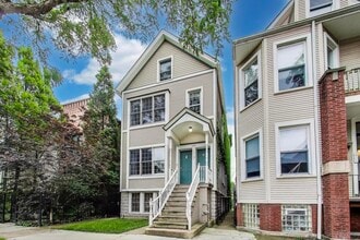 Building Photo - 1437 W Oakdale Ave