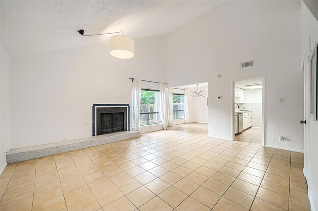 Building Photo - 6810 Thorncliffe Dr