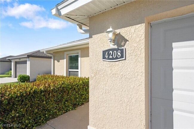 Building Photo - 4208 SW 7th Pl