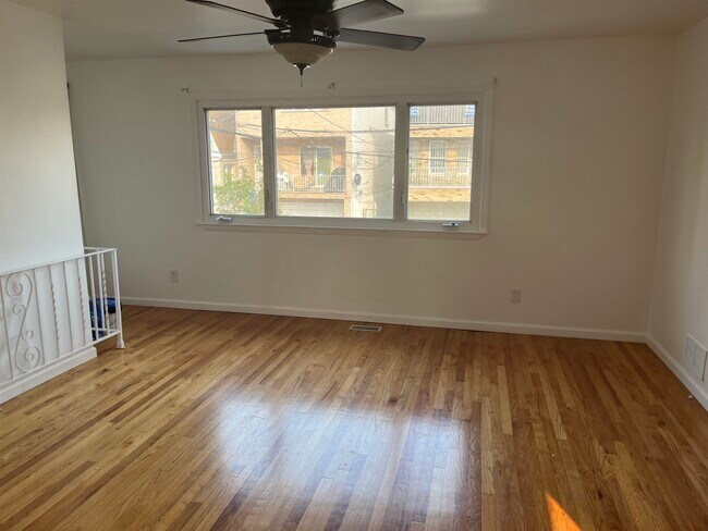 Foto del edificio - 4803 Aschoff Pl