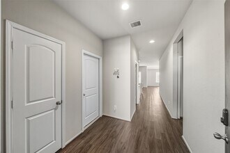 Building Photo - 20342 Green Mountain Dr