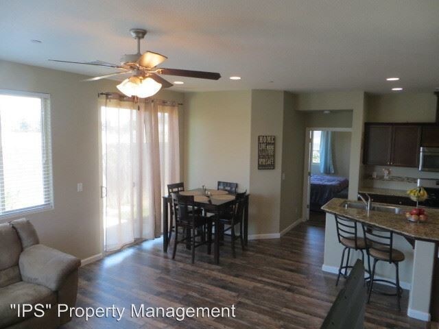 Building Photo - 2 br, 2 bath House - 3170 Redington Ave.