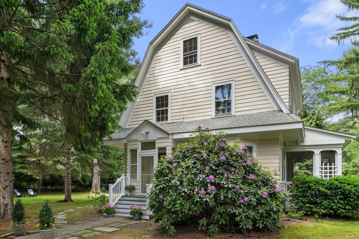 Primary Photo - 81 Avalon Rd