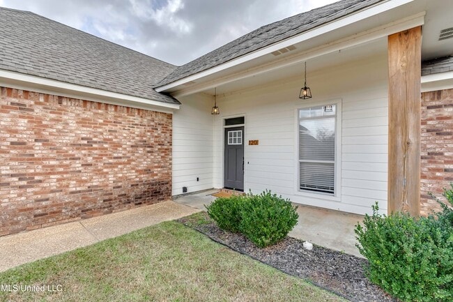 Photo - 120 Lennox Pl House