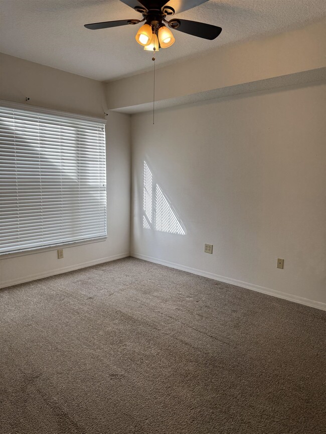 Foto del edificio - 24112 Harbour Vista Cir