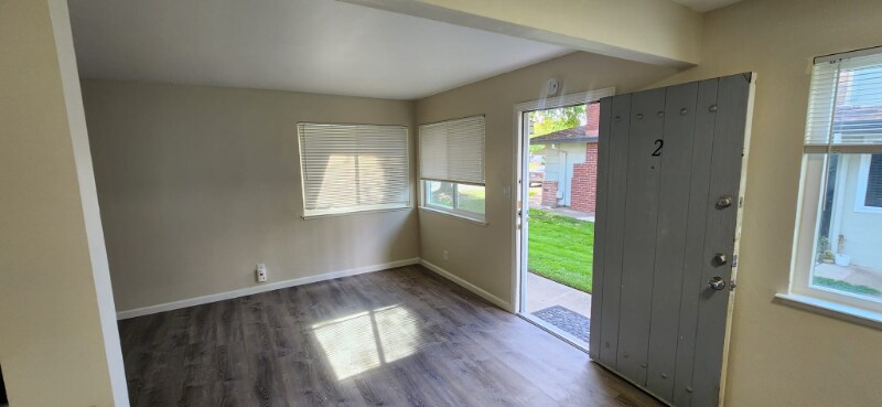 Primary Photo - 271 Sharp Cir