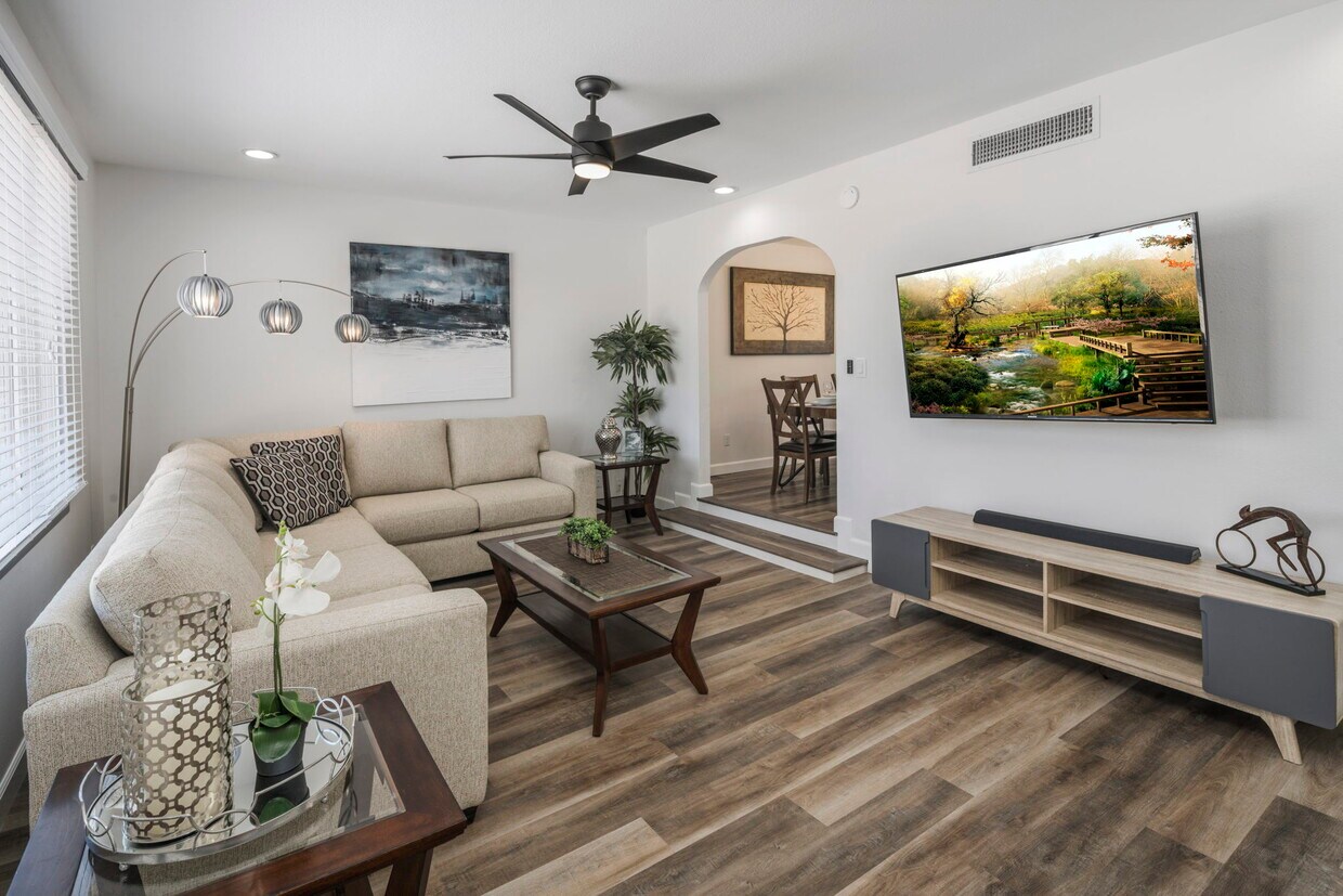 Primary Photo - 213 E Minton Dr