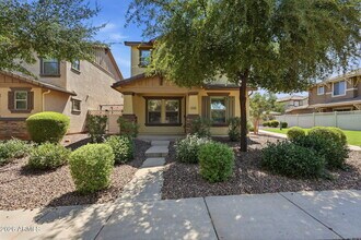 Building Photo - 1006 S Deerfield Ln
