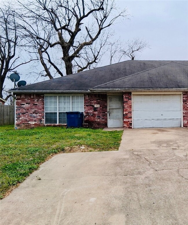 Building Photo - 1403 Camellia Dr