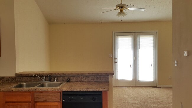 Building Photo - 516 John Sutherland Dr