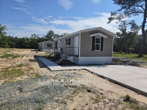 Building Photo - 223 Plum Dr