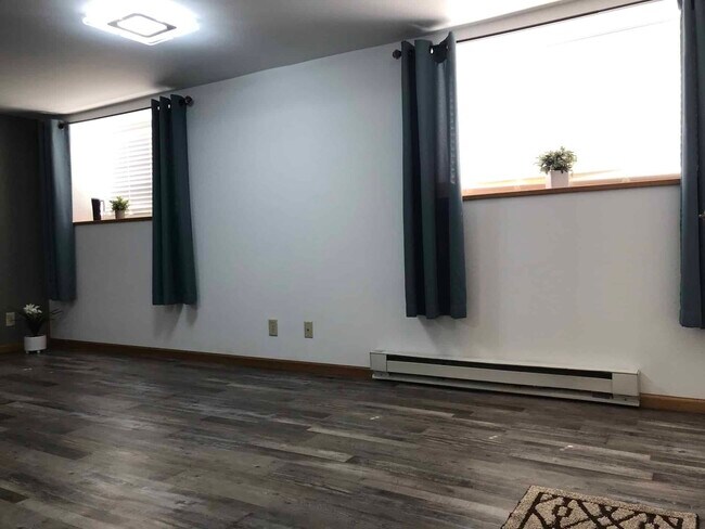 Departamento - 767 E 5th St
