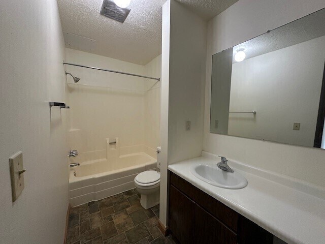 Building Photo - 8390 Jasmine St