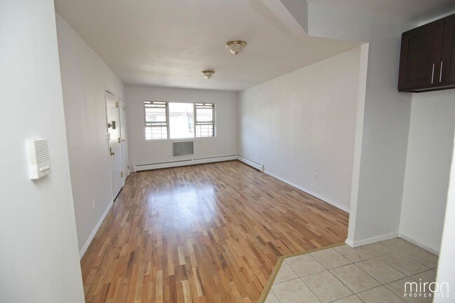 Building Photo - 11 Hunterfly Pl