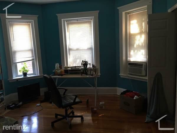 Building Photo - 10 Litchfield St