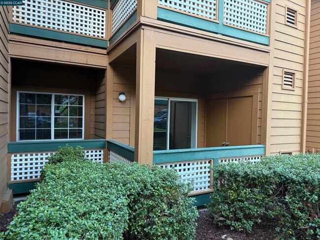 Foto del edificio - 216 Stone Pine Ln
