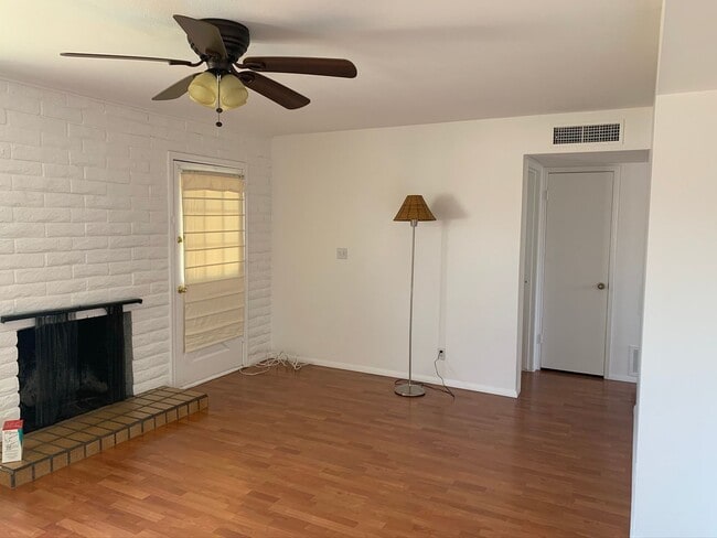 Building Photo - Great 1 bedroom 1 bath condo -- COMING SOON