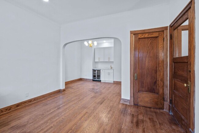 Foto del edificio - 2624 N Albany Ave