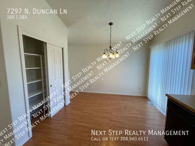 Foto del edificio - 3 Bed 2 Bath - NO SECURITY DEPOSIT REQUIRED!