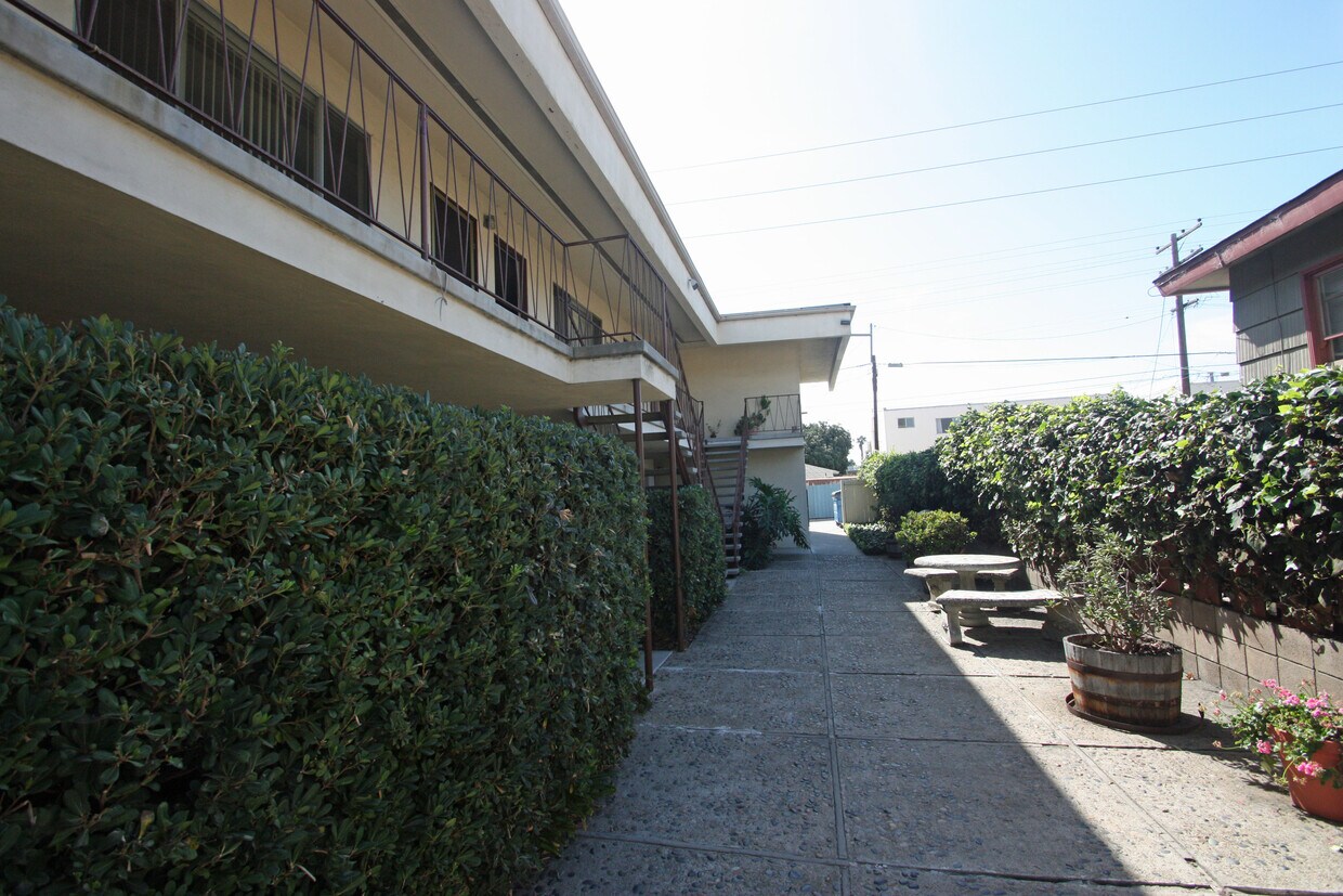 Foto principal - 2155 Garnet Ave