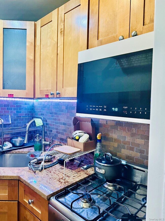 Foto del edificio - 240 E 35th St