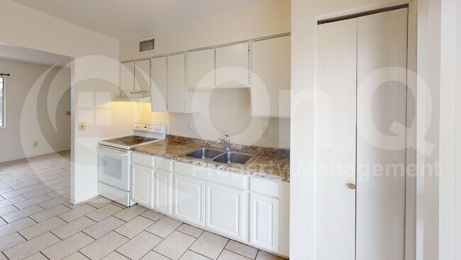 Building Photo - 1229 E 25th St