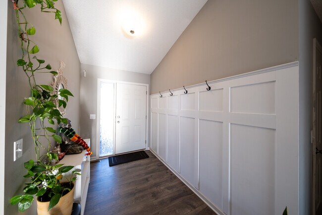 Foto del edificio - 15233 Emory Ave