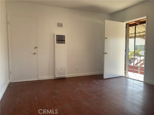 Foto del edificio - 2646 Falling Leaf Ave