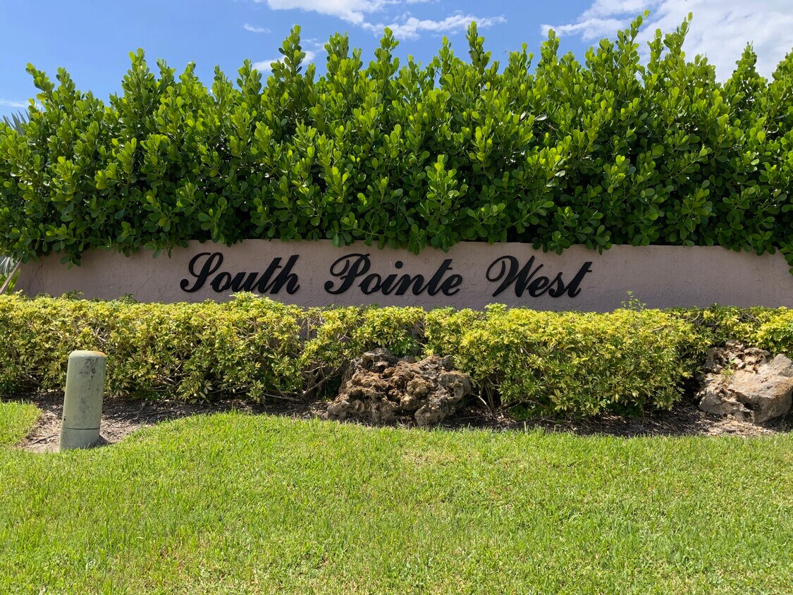 Foto principal - 13126 Feather Sound Dr