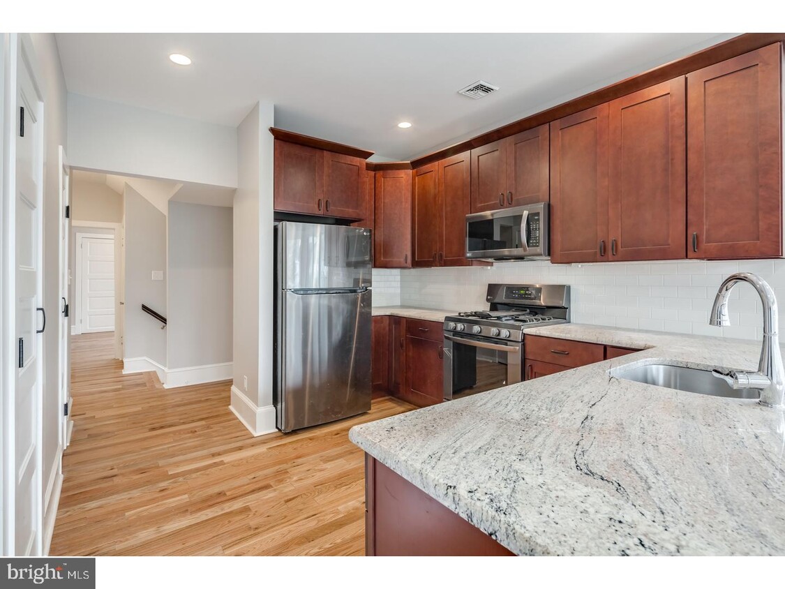 Primary Photo - 309 Warwick Rd