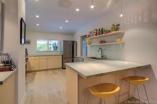 Foto del edificio - 440 NE 53rd St