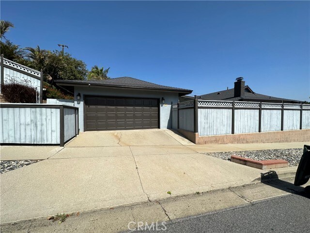 Foto principal - 731 La Serna Ave
