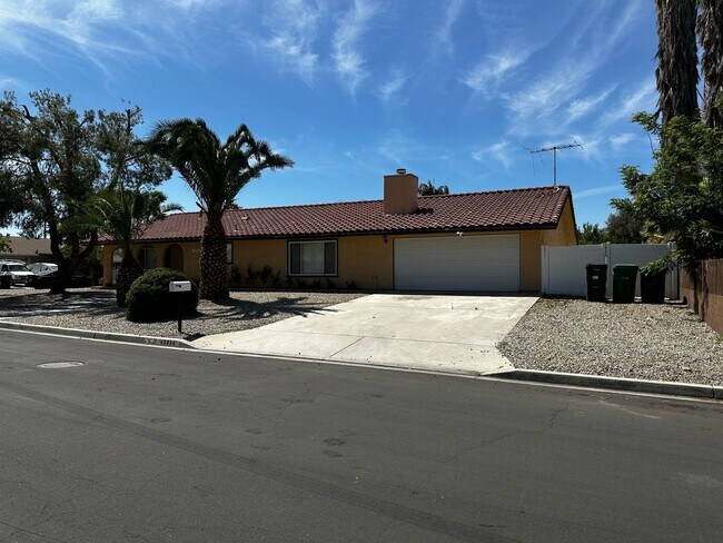 Building Photo - Freshly Updated 3bd/2ba home for rent!
