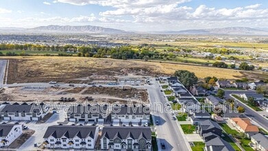 Building Photo - 7 S Moonlit Rd