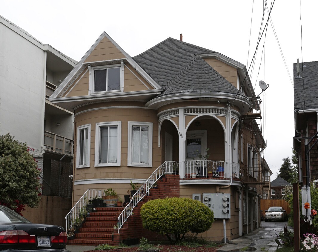 Building Photo - 480 37th St