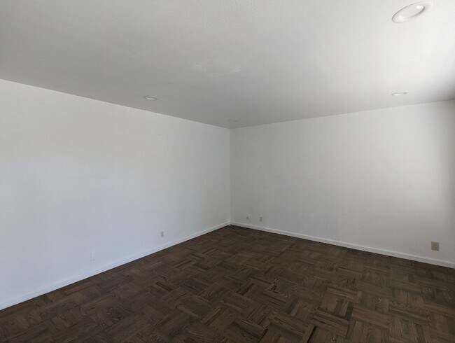 Foto del edificio - 6282 Cotton Ave