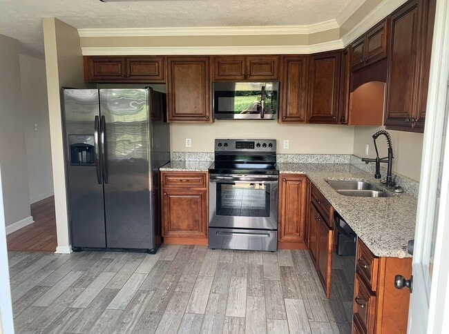 Building Photo - 307 Man O War Dr