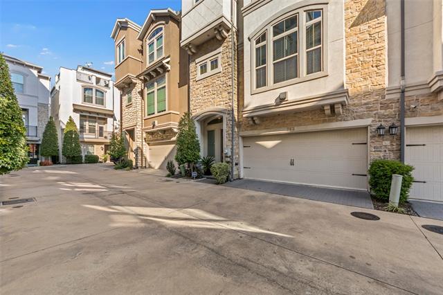 Foto del edificio - 762 Lacey Oaks Pl