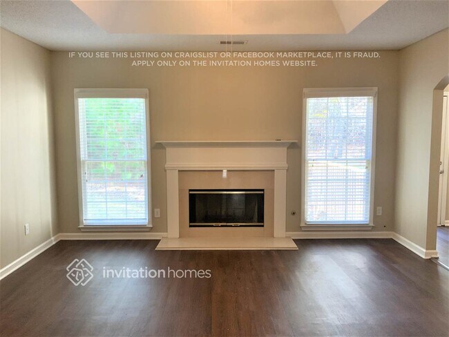 Building Photo - 925 Evian Dr NW