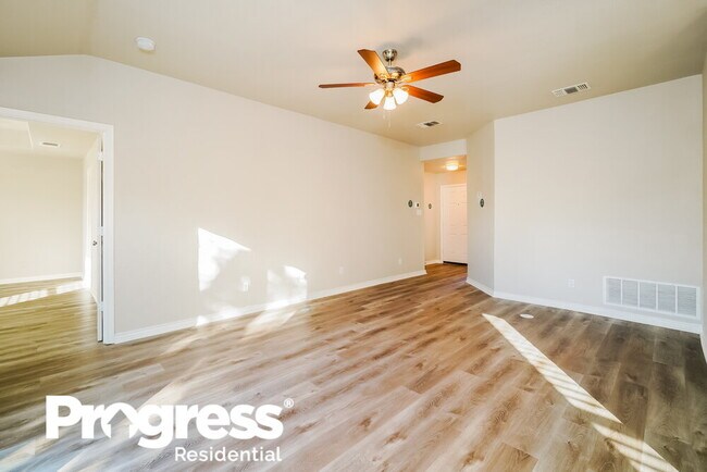 Foto del edificio - 3605 Candlebrook Ln