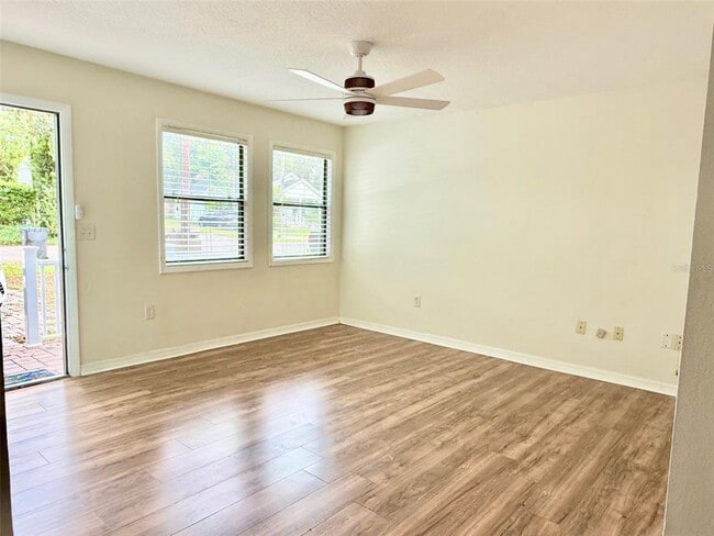 Foto del edificio - 1614 Jessamine Ave