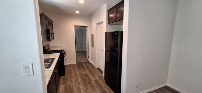 Foto del edificio - 4487 E Lake Mead Blvd