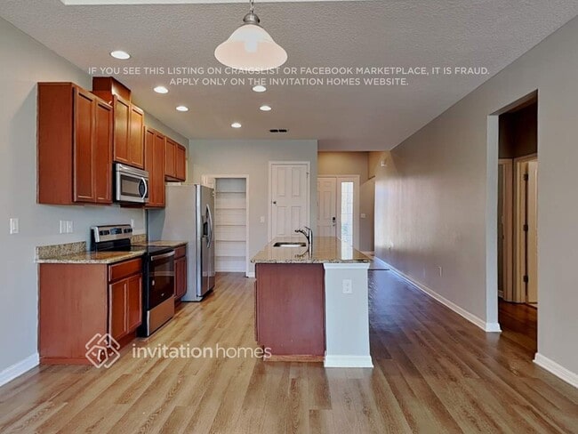 Foto del edificio - 5124 Tiber Way