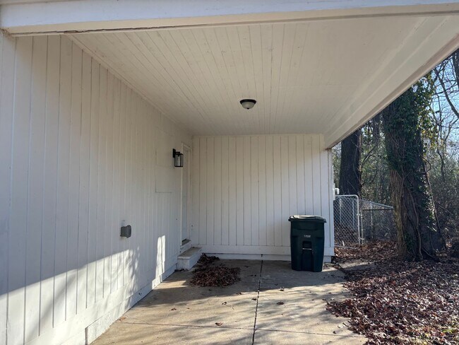 Foto del edificio - 3546 Debby Dr