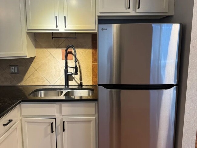 Building Photo - 1419 Detroit St